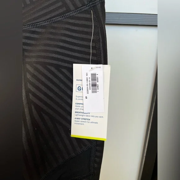 NWT Old Navy Mid-Rise 7/8 Ankle Length Go Dry Athletic Leggings Small Black - Picture 7 of 9